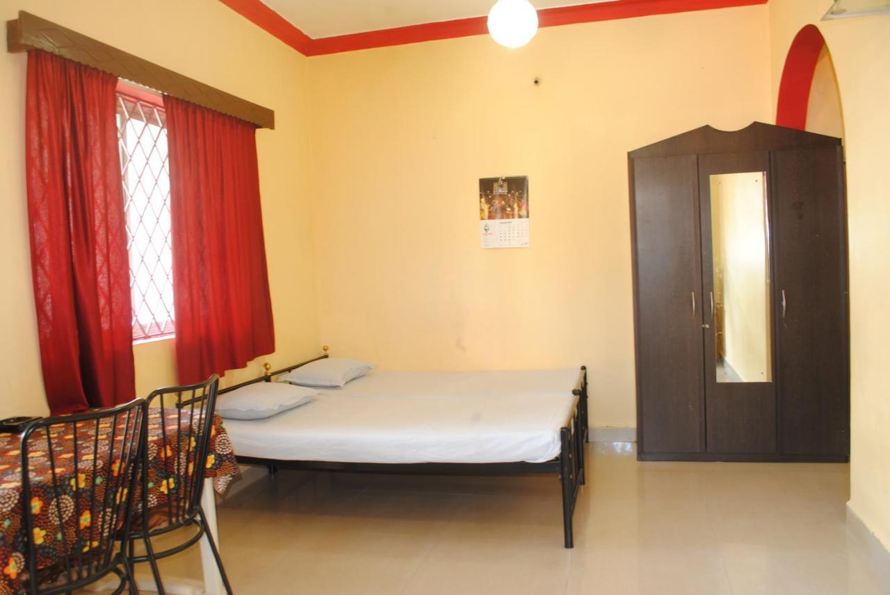Joe And Marietta'S Guesthouse Calangute Extérieur photo