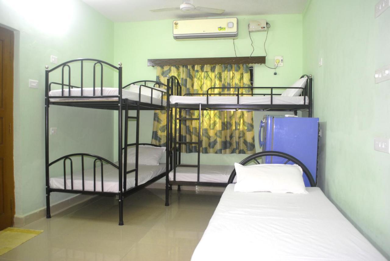 Joe And Marietta'S Guesthouse Calangute Extérieur photo