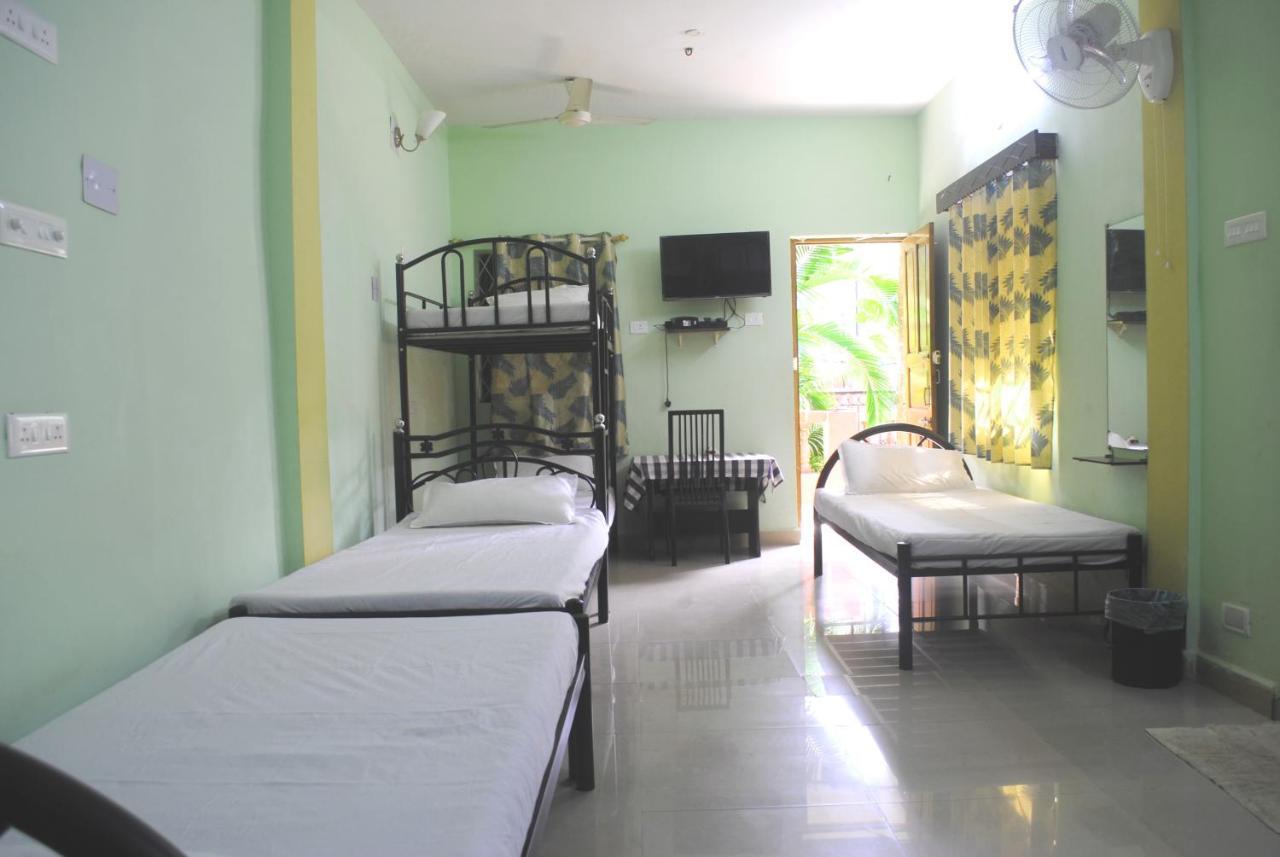 Joe And Marietta'S Guesthouse Calangute Extérieur photo
