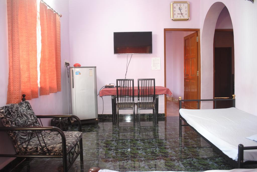 Joe And Marietta'S Guesthouse Calangute Chambre photo