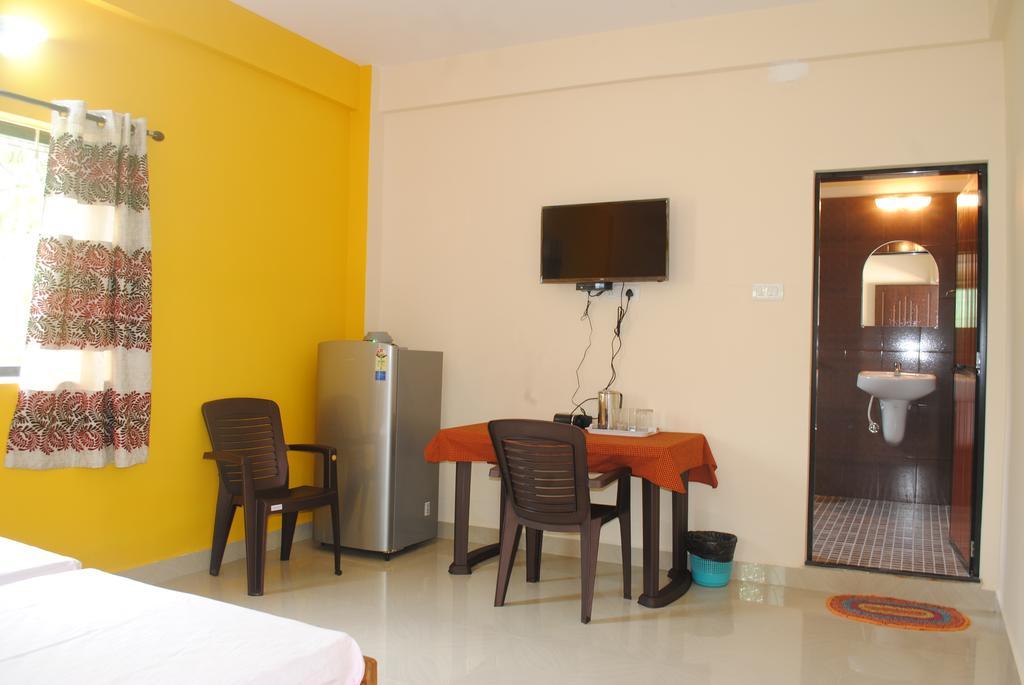 Joe And Marietta'S Guesthouse Calangute Extérieur photo