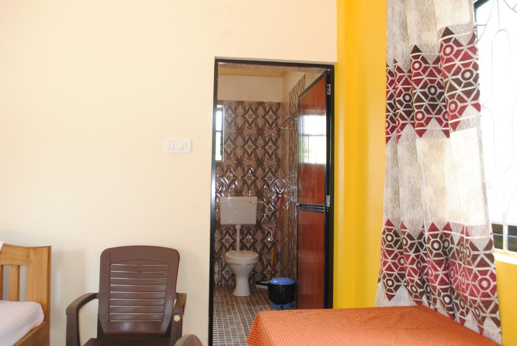 Joe And Marietta'S Guesthouse Calangute Extérieur photo